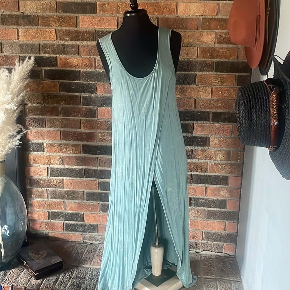 And or‎ vogue teal long Top